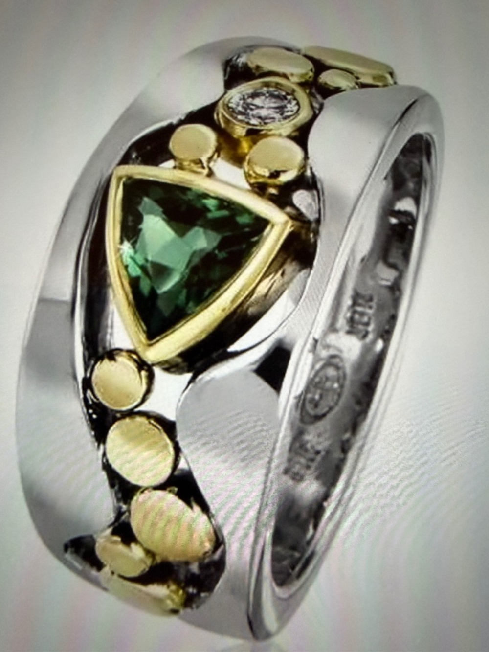 Emerald Green Band Ring: 18kt White and Yellow Gold/Silver